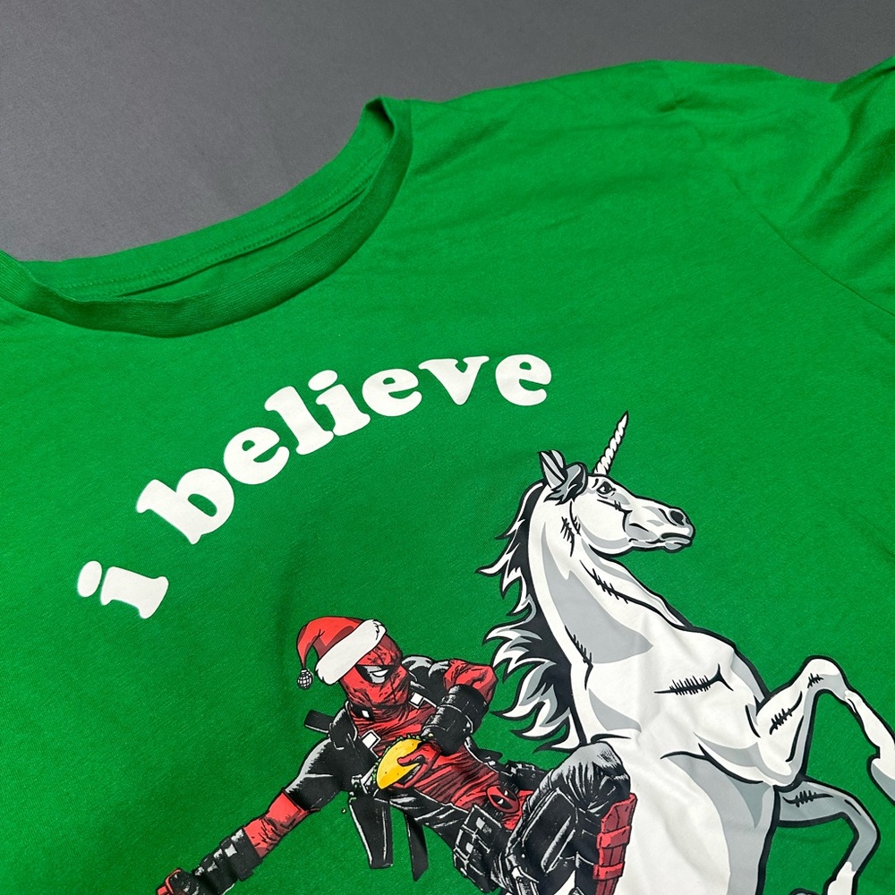 Marvel Deadpool Christmas “I Believe” Green Tee Size Large